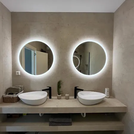 Loza Blue, Island * Premuda