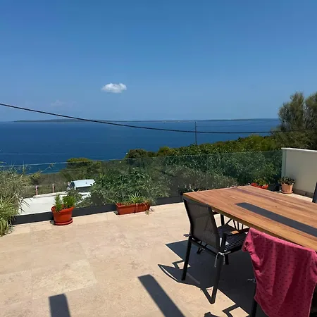 Loza Blue, Island * Premuda